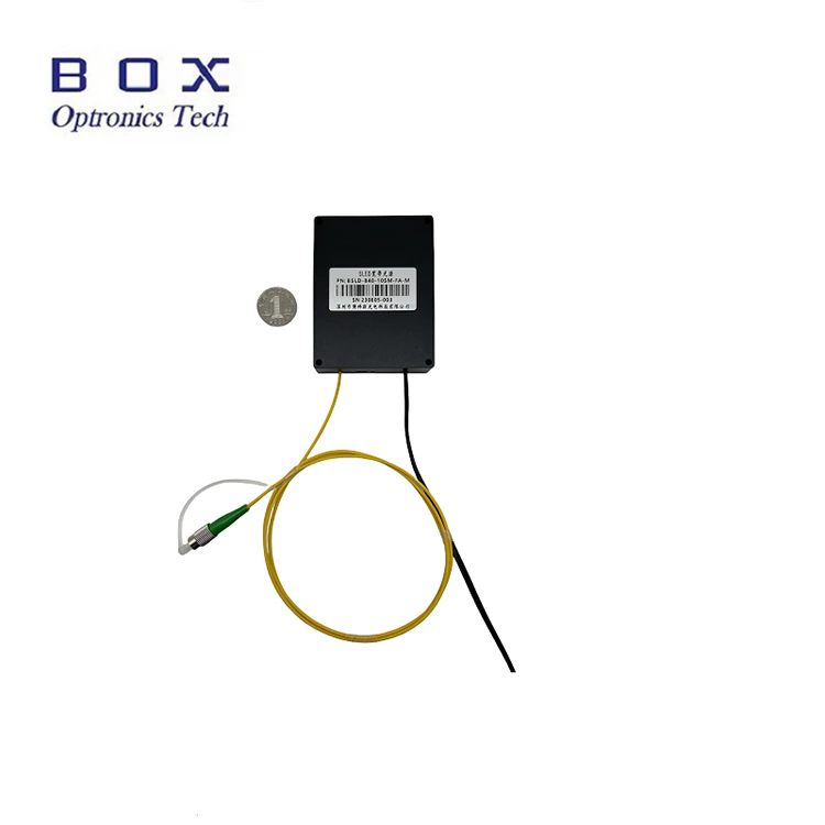 ¿Cuál es la fuente de 20 MW de luz de banda ancha SLD 840 nm para el sistema OKT?